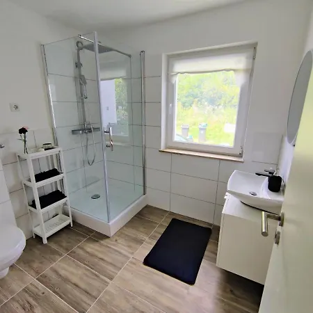 Апартаменты Comfy Apartment In Koenigswinter With Terrace Кёнигсвинтер
