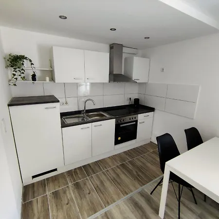 Апартаменты Comfy Apartment In Koenigswinter With Terrace